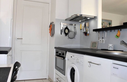Villeneuve Loubet Beach Apartment | Cozy 2BR APT with Terrace, Pool & Parking - Steps from Beach & Station