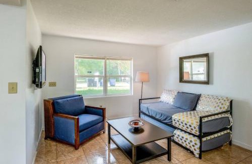 Conway House | Cozy 2br Retreat Laptop Ready & Pets Ok