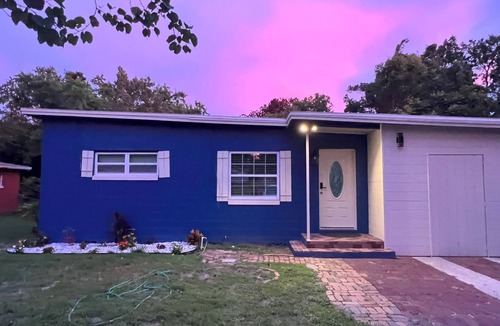 Pine Hills House | Cozy 3Bdrm Home Close To Orlando Fairgrounds, Downtown and Universal Studios!
