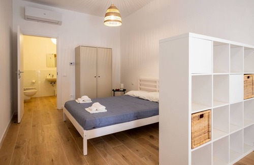 Piombino Apartment | Cozy 40 sqm studio, for 4 people, located on the ground floor of a modern building. The property is located in a strategic area of ​Piombino, an ideal starting point for exploring the city and the Tuscan coast. A few minutes from the historic center