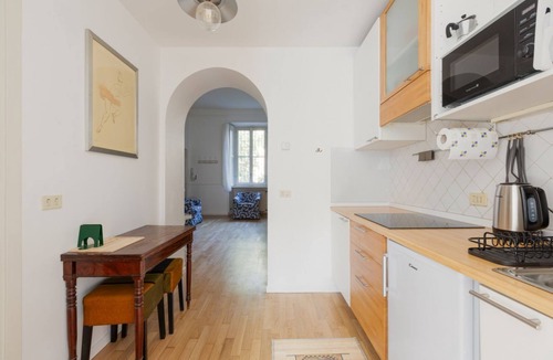 Zona Farini Apartment | Cozy 55 m2 apartment for 4 people, located on the 3rd floor of a building with lift a few steps from the suggestive area of ​Isola, where tradition meets innovation, but also from the picturesque China Town of via Paolo Sarpi, from the Monumental Ce