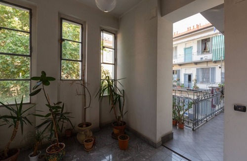 Zona Farini Apartment | Cozy 55 m2 apartment for 4 people, located on the 3rd floor of a building with lift a few steps from the suggestive area of ​Isola, where tradition meets innovation, but also from the picturesque China Town of via Paolo Sarpi, from the Monumental Ce
