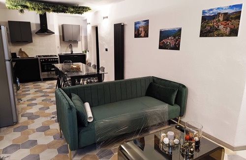 Licciana Nardi Apartment | Cozy and charming medieval tower in Tuscany in strategic locations.
