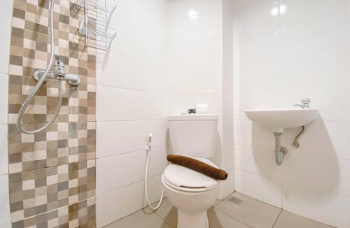 Jatingaleh Apartment | Cozy and Homey Studio at The Alton Apartment