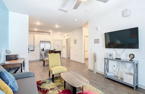 Lake Buena Vista Apartment | Cozy Apartment 10 mins to Disney