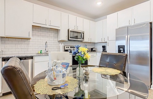Lake Buena Vista Apartment | Cozy Apartment 10 mins to Disney
