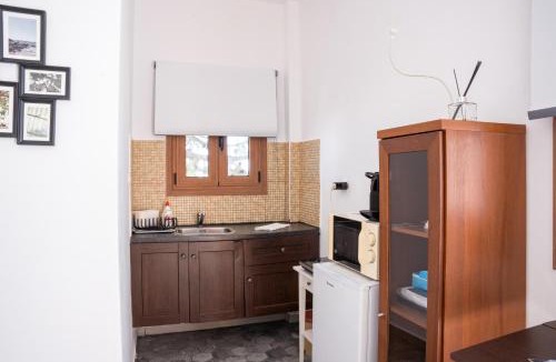 Fira Apartment | Cozy Budget Apartments in the Heart of Fira