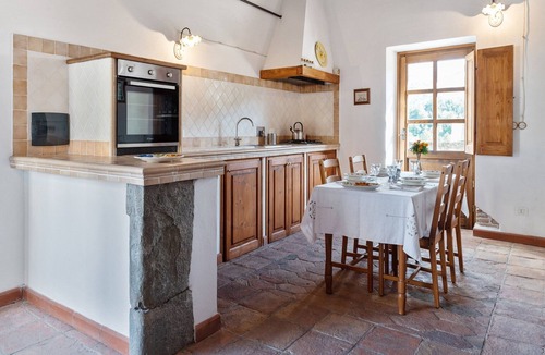 Argigliano Apartment | Cozy Casola Retreat with WiFi