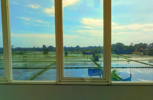 Denpasar Barat Apartment | Cozy Couple Studio with Rice Field View Seminyak Bali