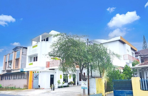 Bandar Lampung House | Cozy Double Escape W/Free WiFi and Parking