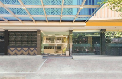 Palembang House | Cozy Double Escape W/Free WiFi and Parking