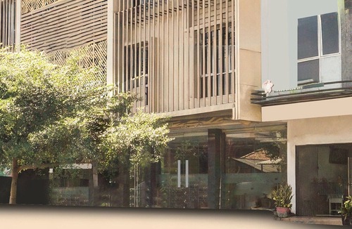 Palembang House | Cozy Double Escape W/Free WiFi and Parking