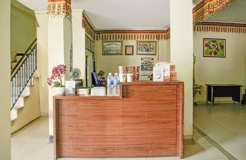 Palembang House | Cozy Double Escape W/Free WiFi and Parking