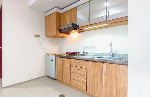 Siwalankerto Apartment | Cozy Living 2Br Apartment At High Point Serviced