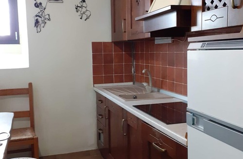 Massarosa Apartment | Cozy rustico in the green, garden, beautiful view, free WiFi, air cond., washer