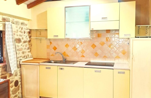 Massarosa House | Cozy Rustico with garden, sea-lake view, air cond. WIFI, washer, near PISA LUCCA