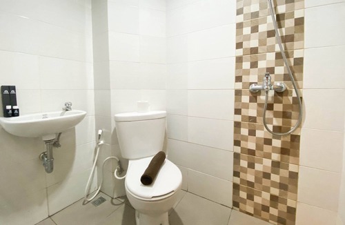 Jatingaleh Apartment | Cozy Stay And Tidy 1Br The Alton Apartment