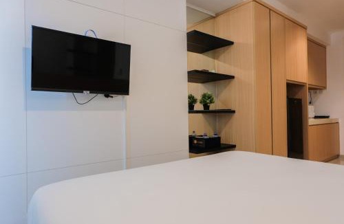 Cikokol Apartment | Cozy Studio Apartment at Tree Park City Cikokol By Travelio