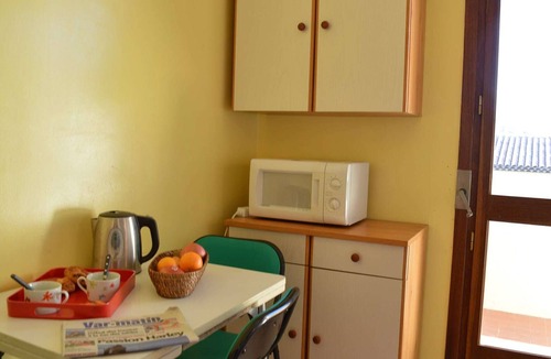 Frejus Plage Apartment | Cozy Studio for 3 in Fréjus, Near Beach, Terrace & Parking