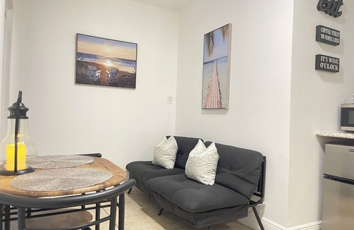 Orlando Apartment | Cozy studio in fabulous Orlando close to everything