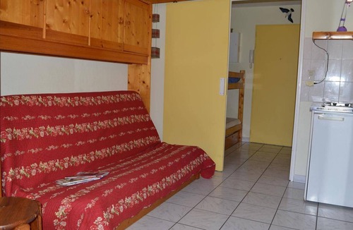 Saint-Aygulf Apartment | Cozy Studio in Saint Aygulf, 300m from Beach, Sleeps 3