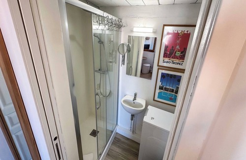 Saint-Tropez City Centre Apartment | Cozy Studio– Mezzanine/2P– Central/Port St-Tropez