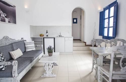 Pyrgos Apartment | Cultural House