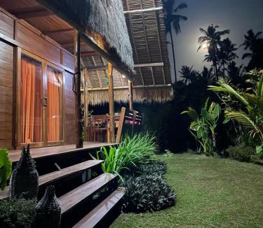 Sukasada House | Cute Eco Cottage Near 7 Waterfalls