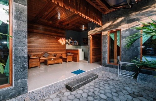 Jungut Batu House | D & B Bungalow Hut Lembongan by WizZeLa