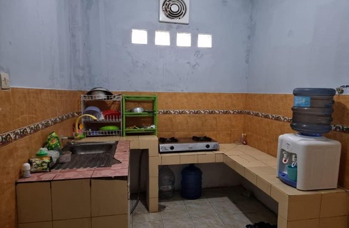 Serang Hostel | D'Corner House (Woman Only)