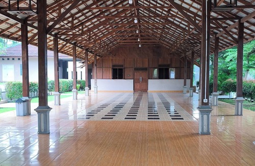 Jambu Luwuk Villa | D'Royale Tapos Resort Bogor