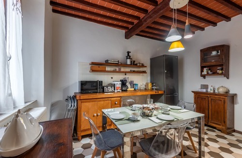Castiglione d'Orcia Apartment | Dafne Room - Fonte Alle Ninfe Bed and Breakfast