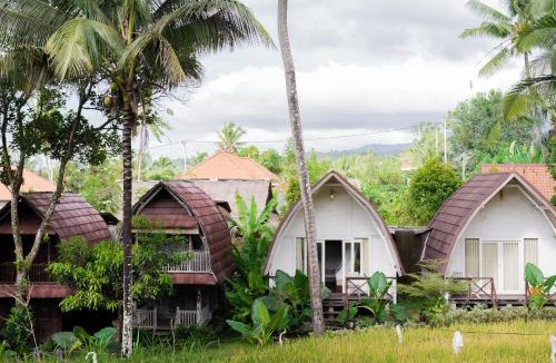 Sukasada House | Damuh Pertivi, River and Rice Fields View
