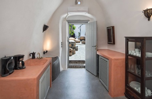 Emporio Villa | Dandy Cave Villa - Romantic Private - Waterfall Pool - Hot Tub -Up to 8 People
