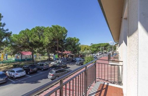Ronchi Apartment | Daniela 1 100m From Sea, Marina di Massa, Italy