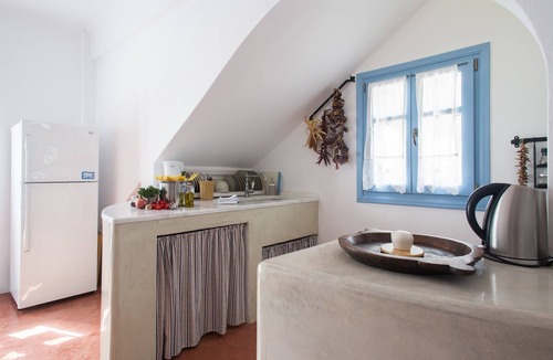 Agia Paraskevi House | DAPHNE - Sunny villa with private Pool and Sea view