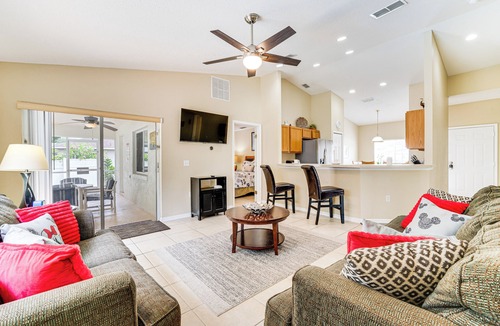 Thousand Oaks House | Davenport Family Home w/ Pool: 9 Mi to Disney