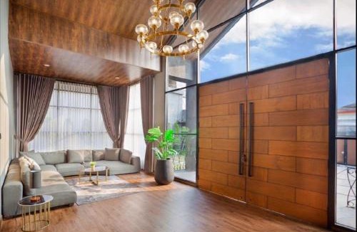 Ciloto Villa | De Black Challet Villa