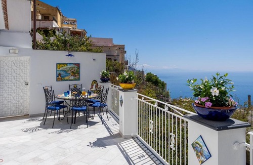 Chiesa Nuova Apartment | De Vivo Realty - Blue Waves Positano