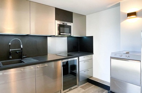 Le Suquet Apartment | Deluxe 4 bedroom penthouse with jacuzzi and rooftop