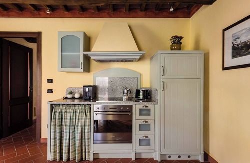 Matraia Apartment | Deluxe Apartment with View and Garden