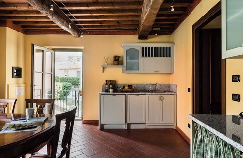 Matraia Apartment | Deluxe Apartment with View and Garden