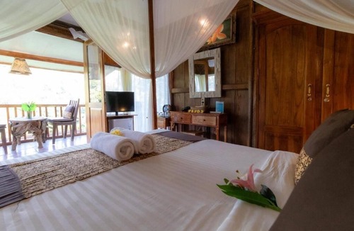 Melayang House | Deluxe Bungalow at Doni house
