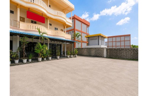 Tanjung Uncang House | Deluxe Double near Embung Fatimah