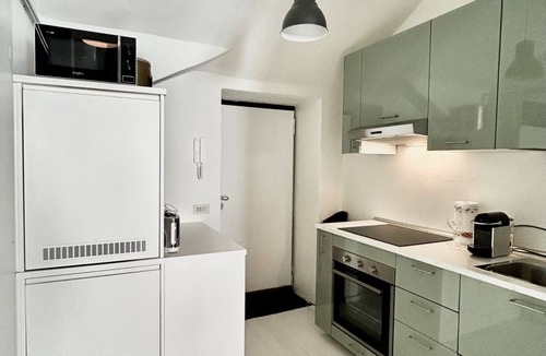 Washington Apartment | Design and Comfort, Metro 8min walk, Air Conditioning, WiFi