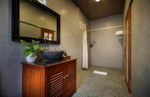 Bebandem Villa | Dhanya Villa Karangasem by Parigata