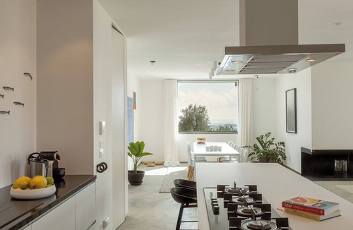 Avola Villa | Dietro al Muro - Four Bedroom Villa, Sleeps 10