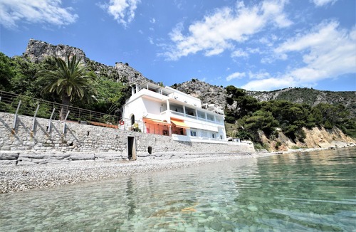 Eze Apartment | Direct front beach EZE