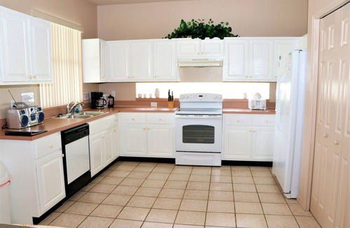 Sunset Lakes House | DISCOUNTED RATES! - Preferred Vacation Home Ten Minutes from Disney !