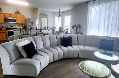 Sunset Ridge House | Discover the Deep Blue with Finding Nemo House
